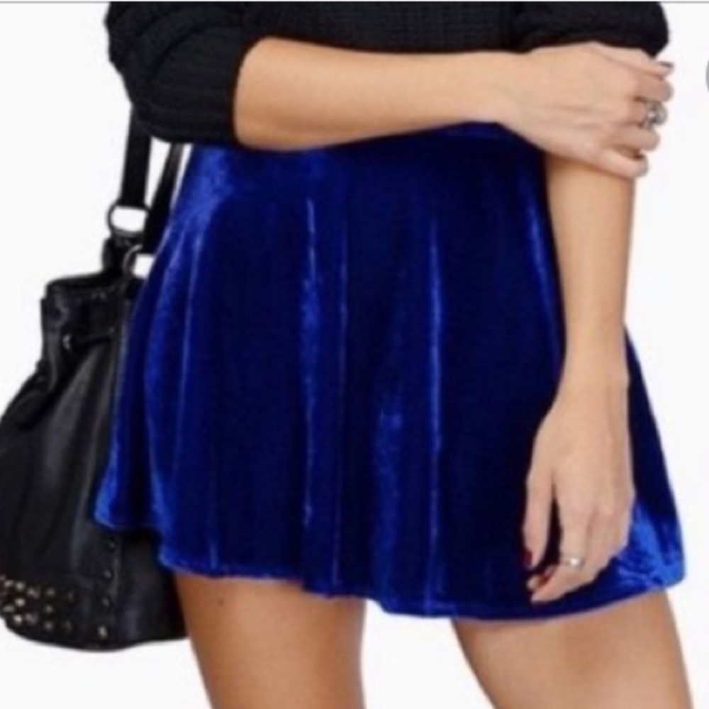 ⚡️3 for 30⚡️ Tobi Velvet Skater Skirt